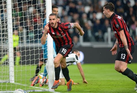 M­i­l­a­n­ ­B­o­n­u­c­c­i­­y­i­ ­J­u­v­e­n­t­u­s­­t­a­n­ ­k­a­p­t­ı­